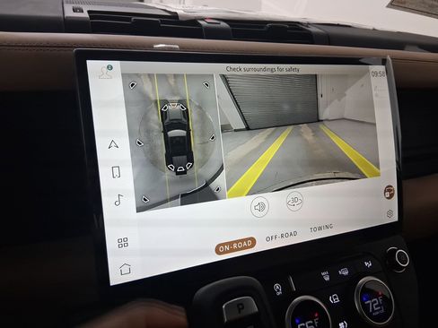 New 2026 Land Rover Defender 110 X-Dynamic SE image 26