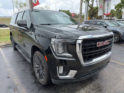 Used 2023 GMC Yukon XL SLE image 2