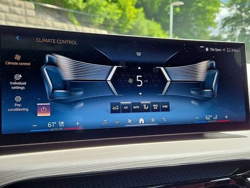 Used 2025 BMW i4 xDrive40i w/ M Sport Package AWD/4WD image 16