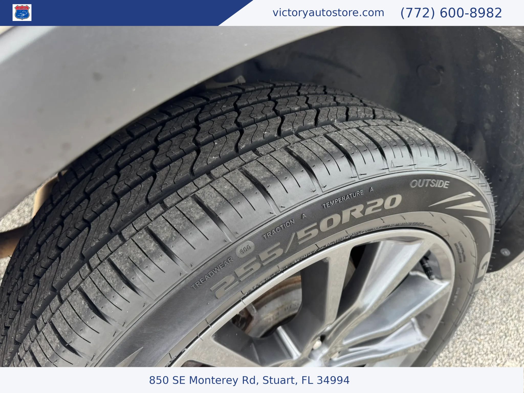 Used 2018 Ford Explorer XLT w/ Equipment Group 202A AWD/4WD image 10