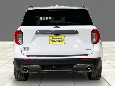 Certified 2023 Ford Explorer XLT w/ Equipment Group 202A AWD/4WD image 4