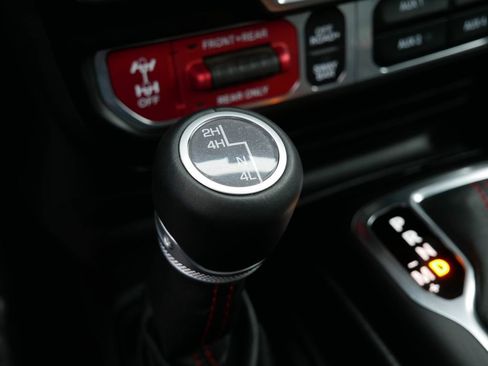 Used 2021 Jeep Wrangler Unlimited Rubicon w/ Cold Weather Group AWD/4WD image 23