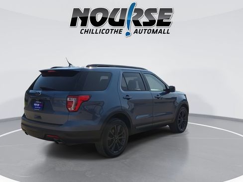 Used 2018 Ford Explorer XLT w/ Equipment Group 202A AWD/4WD image 8