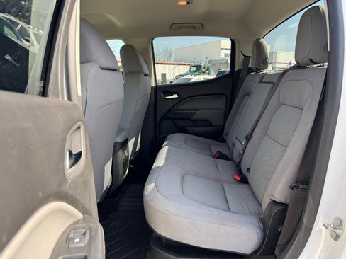 Used 2018 Chevrolet Colorado LT AWD/4WD image 16