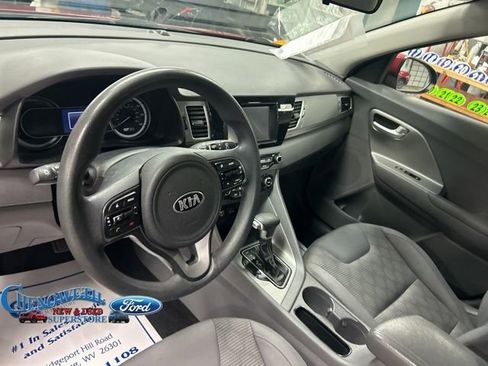 Used 2018 Kia Niro LX image 14
