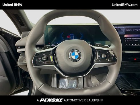 Used 2025 BMW 530i w/ Premium Package image 6