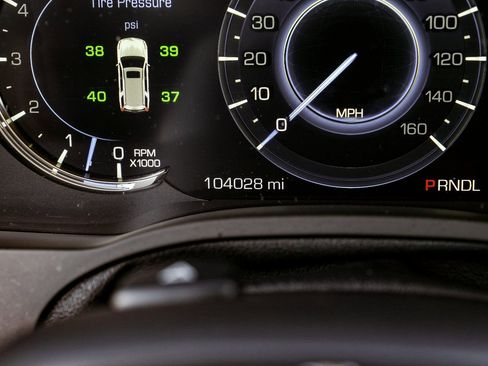 Used 2018 Cadillac Escalade Luxury image 19