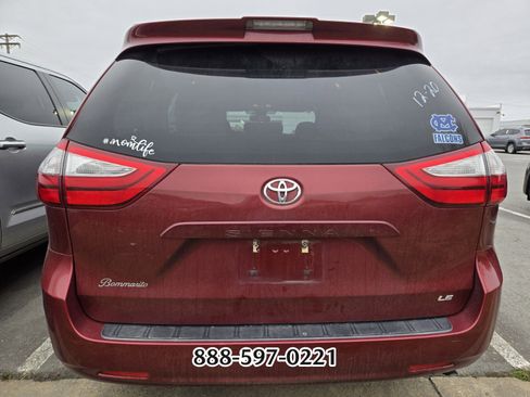 Used 2018 Toyota Sienna LE image 6