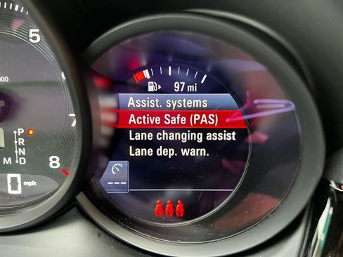Used 2025 Porsche Macan w/ Premium Package Plus AWD/4WD image 42
