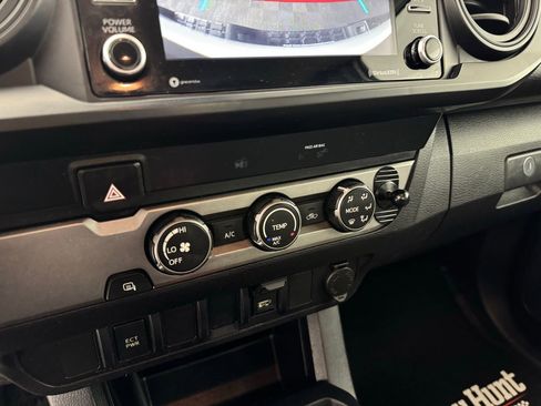 Used 2020 Toyota Tacoma SR image 18