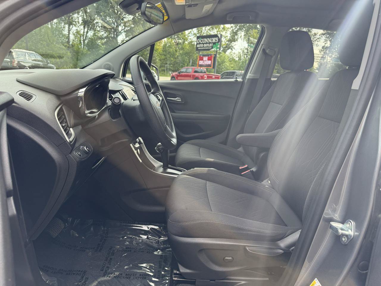 Used 2020 Chevrolet Trax LT FWD image 16
