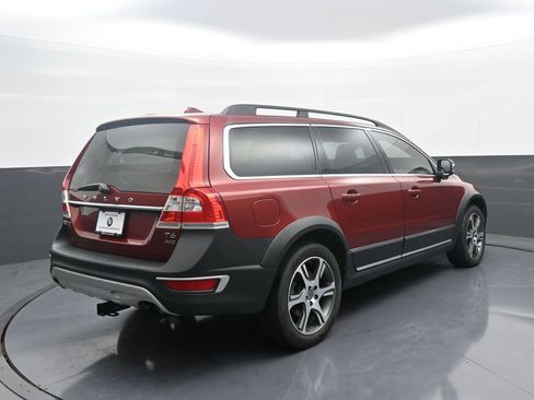 Used 2015 Volvo XC70 T6 w/ Proximity Package AWD/4WD image 7