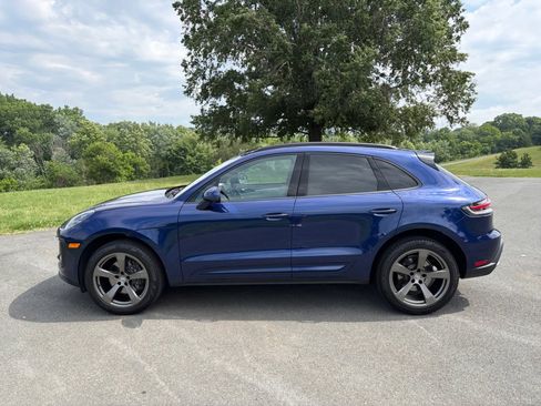 Certified 2025 Porsche Macan Turbo AWD/4WD image 2