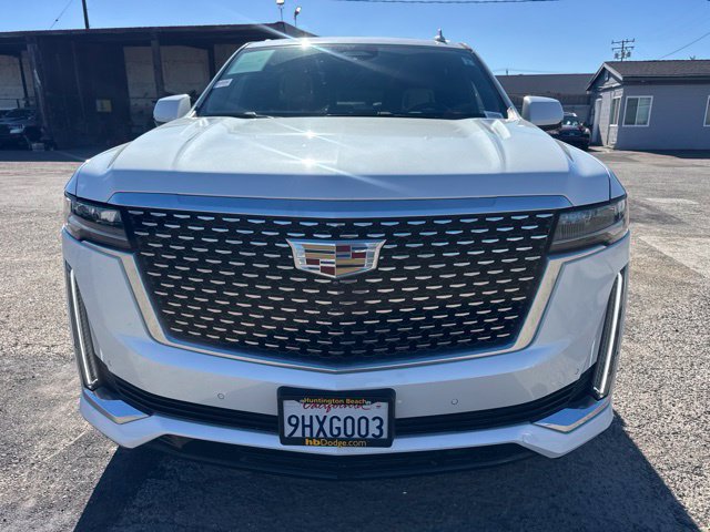 Used 2023 Cadillac Escalade Premium Luxury AWD/4WD image 2