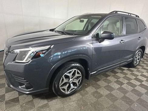 Used 2023 Subaru Forester Premium AWD/4WD image 7