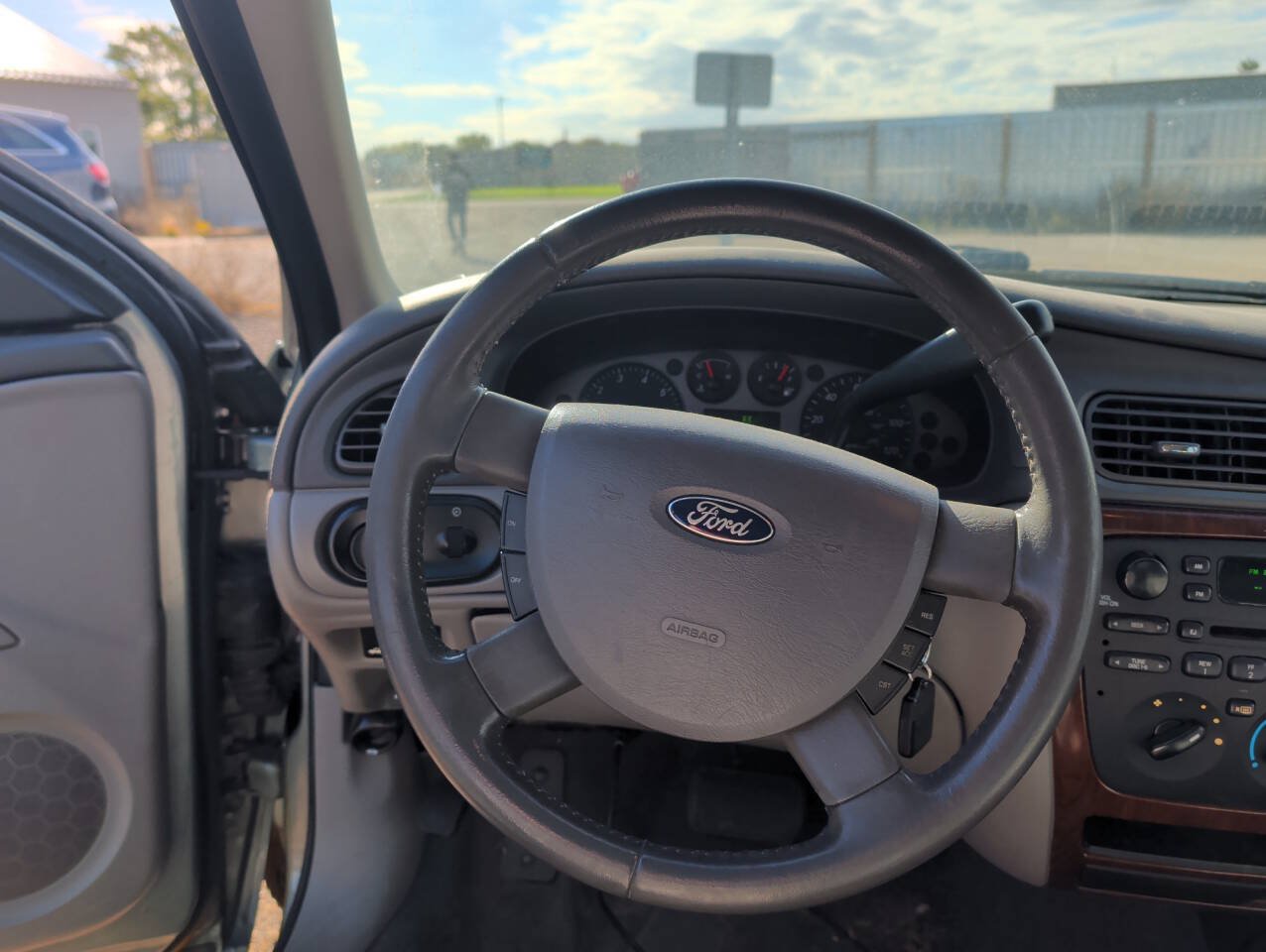 Used 2006 Ford Taurus SEL FWD image 29