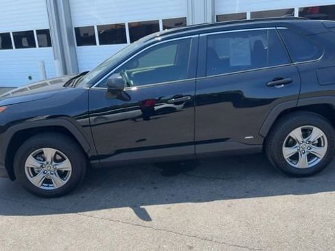 Used 2025 Toyota RAV4 LE AWD/4WD image 8