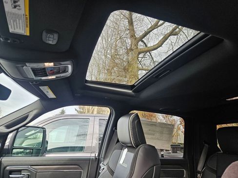 New 2026 RAM 2500 Laramie AWD/4WD image 29
