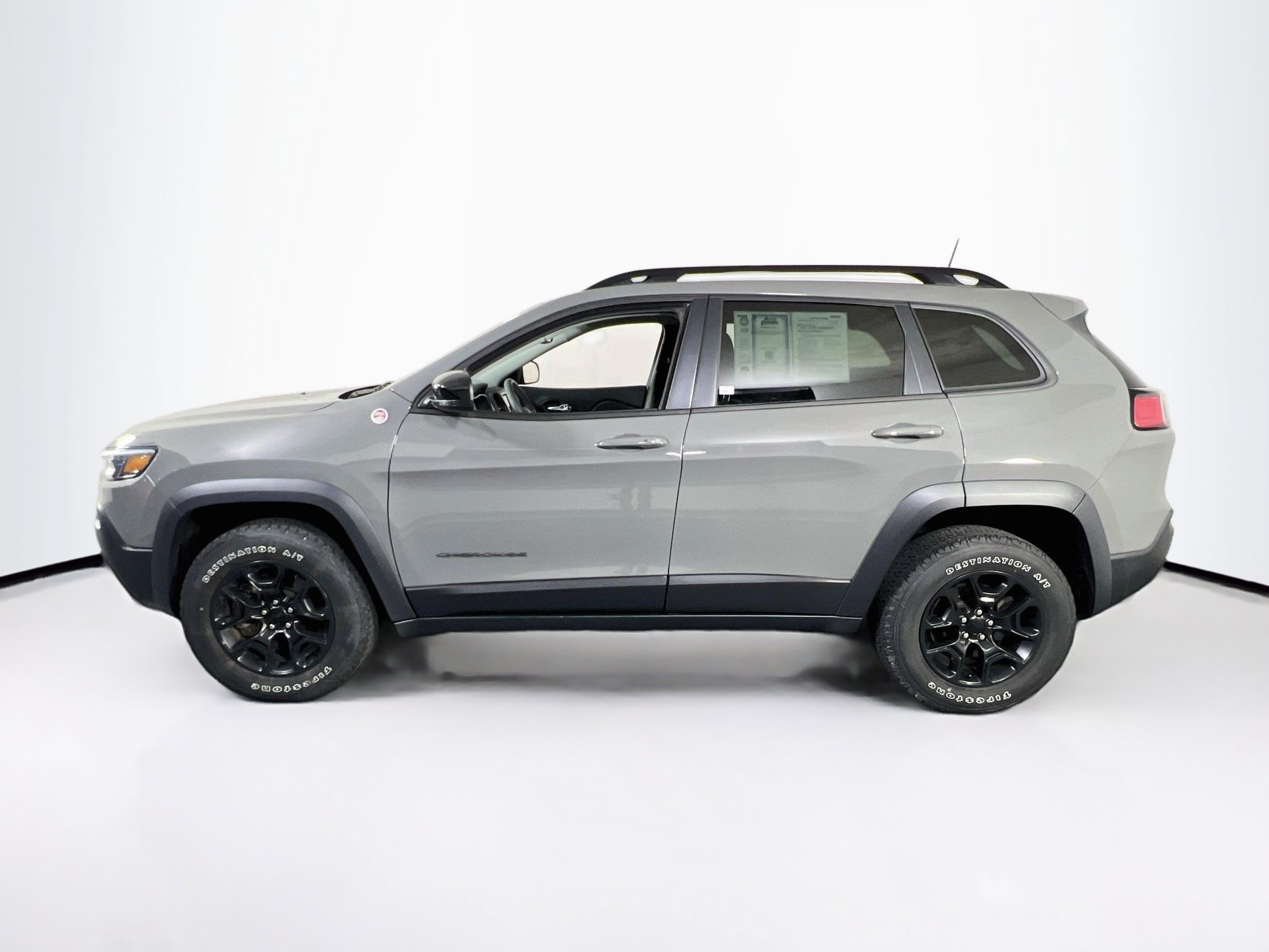 Used 2022 Jeep Cherokee Trailhawk w/ Trailer Tow Group AWD/4WD image 8