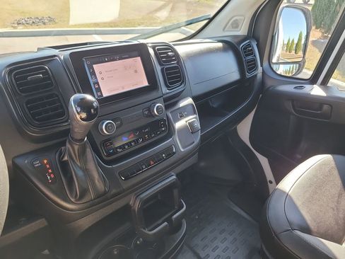 Used 2025 RAM ProMaster 2500 w/ Convenience Group image 17