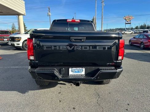 Used 2025 Chevrolet Colorado ZR2 w/ Technology Package image 4