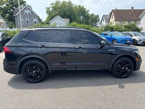 Used 2024 Volkswagen Tiguan SE R-Line AWD/4WD image 5