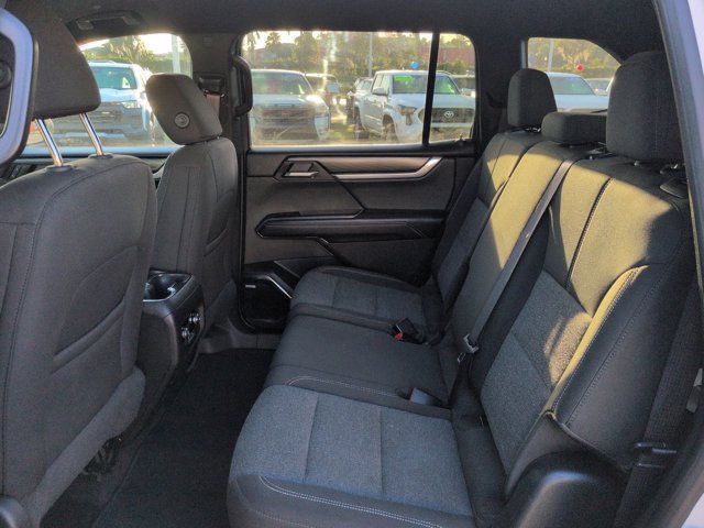 Used 2025 GMC Acadia Elevation FWD image 13