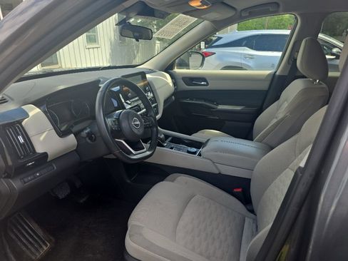 Used 2022 Nissan Pathfinder SV AWD/4WD image 32