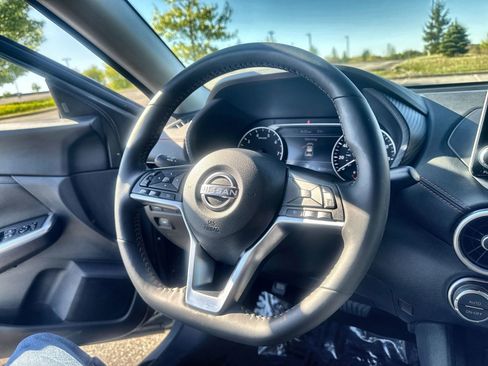 Certified 2025 Nissan Sentra SR FWD image 22