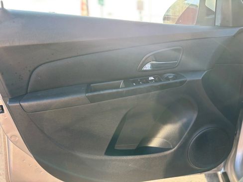 Used 2012 Chevrolet Cruze LT image 7
