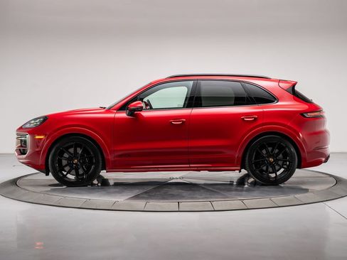 Used 2025 Porsche Cayenne GTS AWD/4WD image 2
