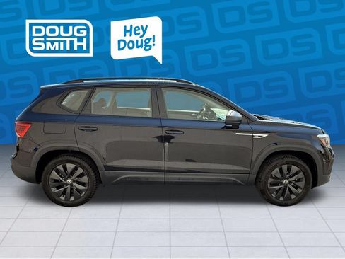 Used 2022 Volkswagen Taos S AWD/4WD image 3