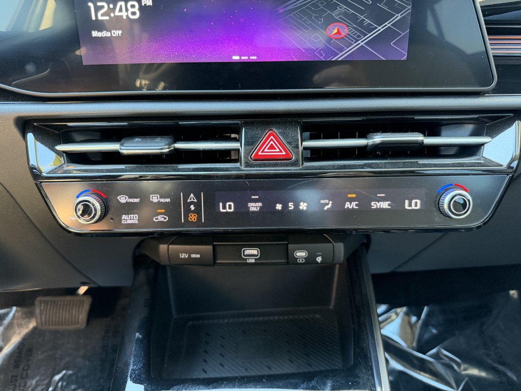 Used 2025 Kia Niro FWD image 23