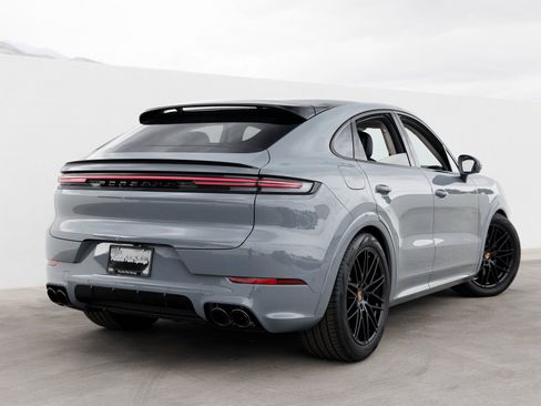 New 2026 Porsche Cayenne S image 7