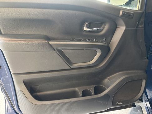 Used 2021 Nissan Titan PRO-4X w/ Pro-4x Convenience Package AWD/4WD image 6