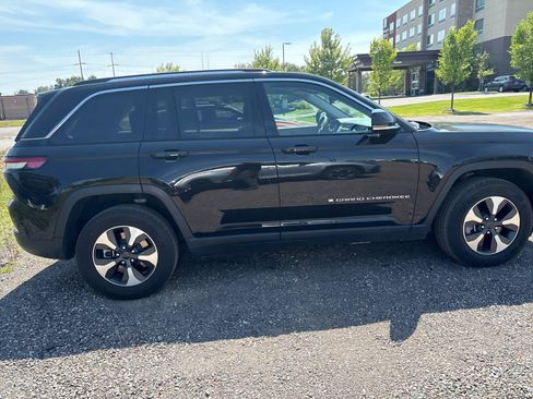 Used 2024 Jeep Grand Cherokee Limited 4xe AWD/4WD image 9
