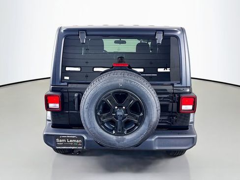 Used 2023 Jeep Wrangler Sport S image 6