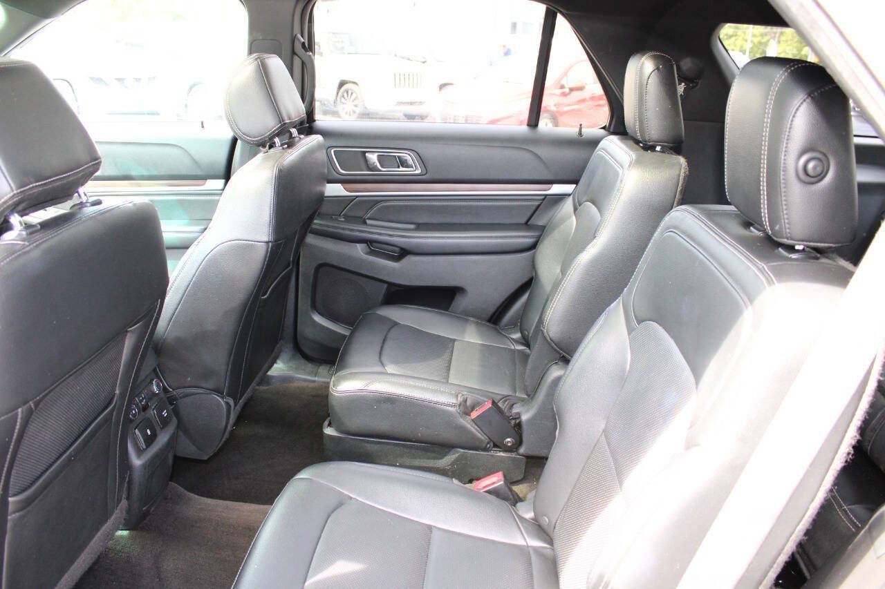 Used 2016 Ford Explorer Limited w/ Equipment Group 301A AWD/4WD image 19