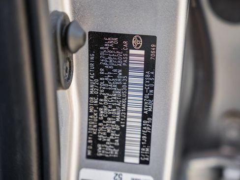 Used 2020 Toyota Camry SE w/ Sunroof Package FWD image 36