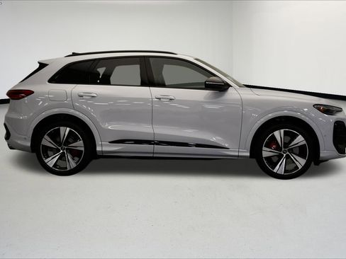 New 2025 Audi SQ5 Premium Plus image 6