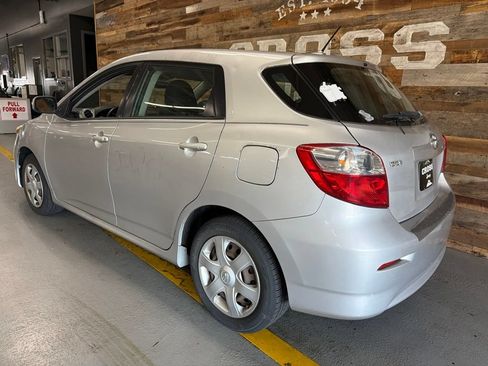Used 2009 Toyota Matrix w/ PWR Pkg FWD image 4