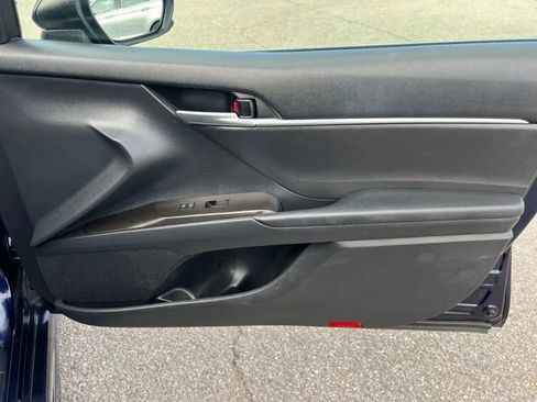 Used 2021 Toyota Camry SE FWD image 17