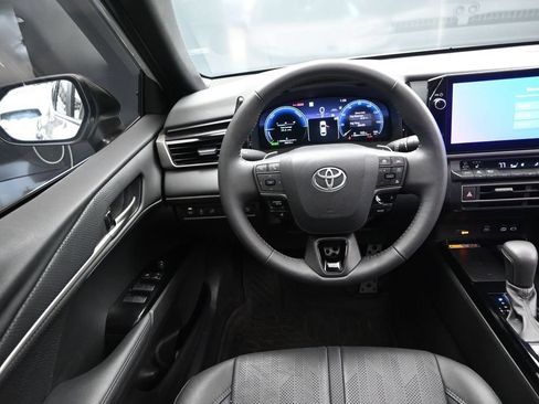 Used 2025 Toyota Camry XSE FWD image 29