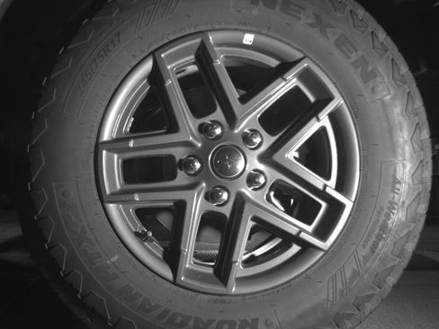 Used 2025 Jeep Wrangler Sport S image 14