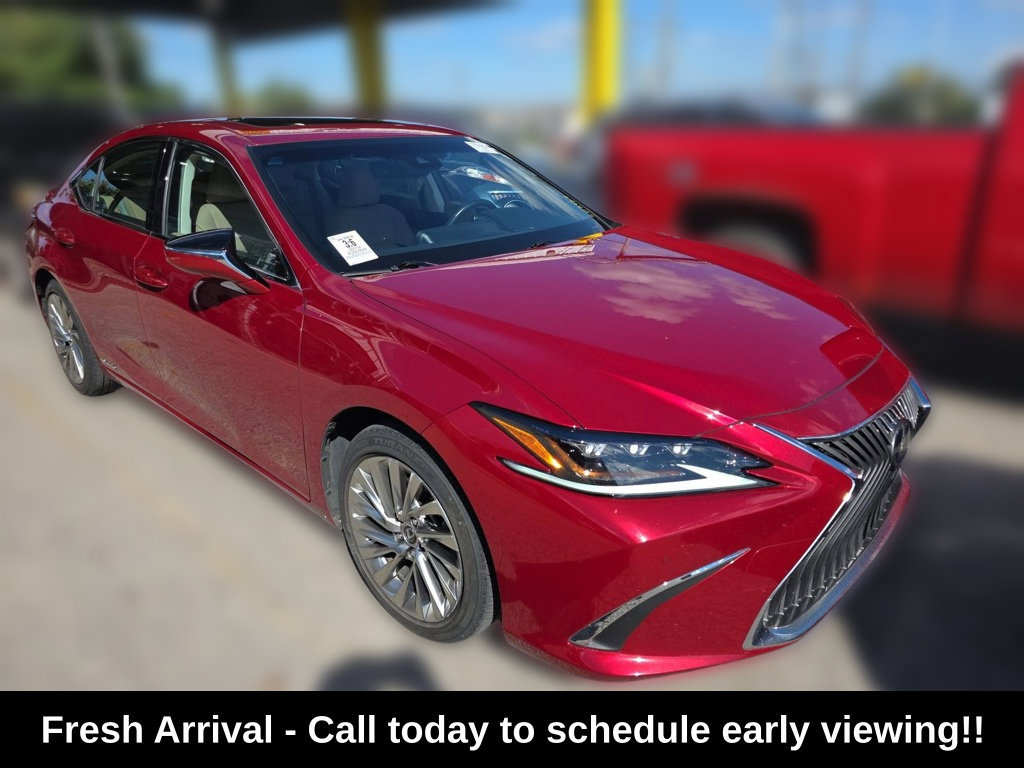 Used 2019 Lexus ES 300h FWD image 2
