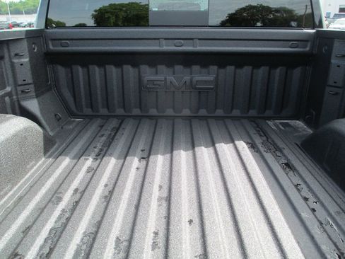 New 2026 GMC Sierra 1500 AT4 w/ AT4 Premium Package AWD/4WD image 16