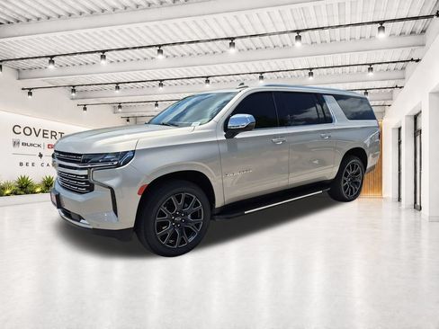 Used 2023 Chevrolet Suburban Premier w/ Max Trailering Package AWD/4WD image 3