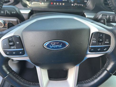 Used 2021 Ford Explorer XLT w/ Class III Trailer Tow Package AWD/4WD image 22