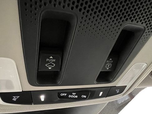 New 2025 Honda Pilot Touring image 23