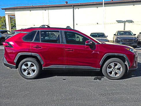 Used 2019 Toyota RAV4 XLE w/ Convenience Package image 5